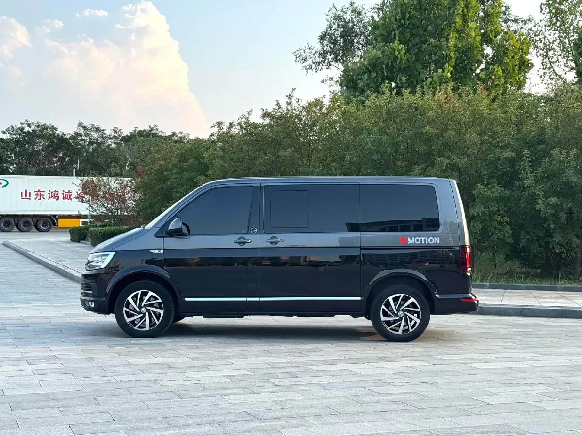 2018 Volkswagen Multivan 2.0T 204HP L4 7DCT,autocango,china used car exporter,china ev exporter,chinese used car exporter,chinese used ev exporter