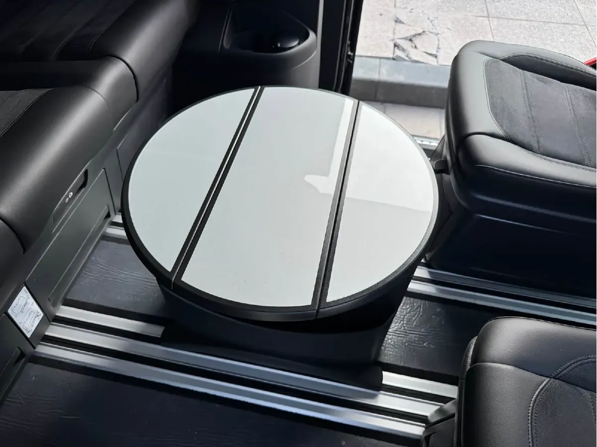 2018 Volkswagen Multivan 2.0T 204HP L4 7DCT,autocango,china used car exporter,china ev exporter,chinese used car exporter,chinese used ev exporter