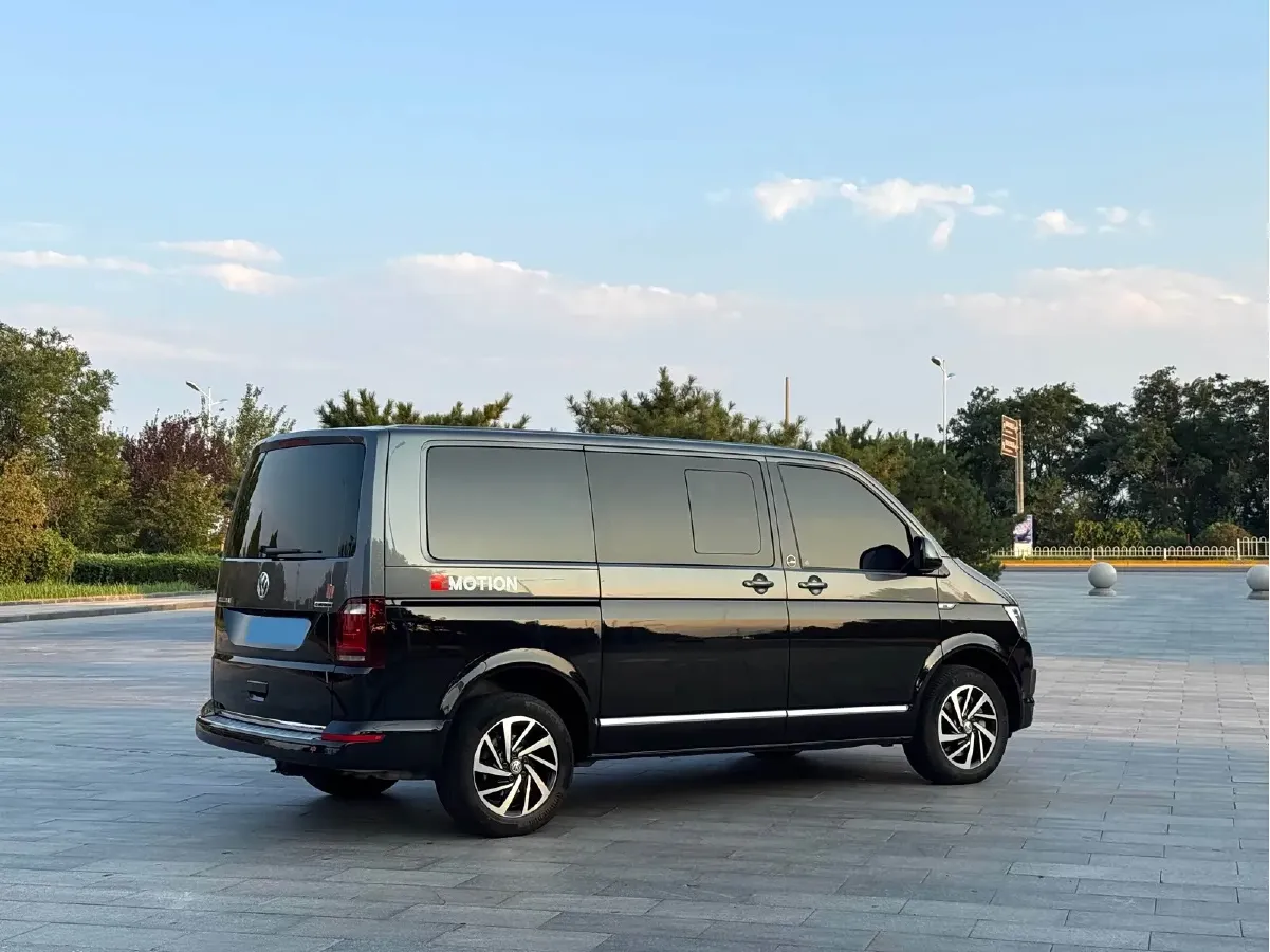 2018 Volkswagen Multivan 2.0T 204HP L4 7DCT,autocango,china used car exporter,china ev exporter,chinese used car exporter,chinese used ev exporter