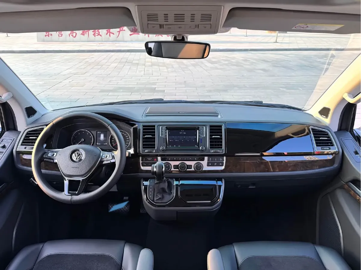 2018 Volkswagen Multivan 2.0T 204HP L4 7DCT,autocango,china used car exporter,china ev exporter,chinese used car exporter,chinese used ev exporter