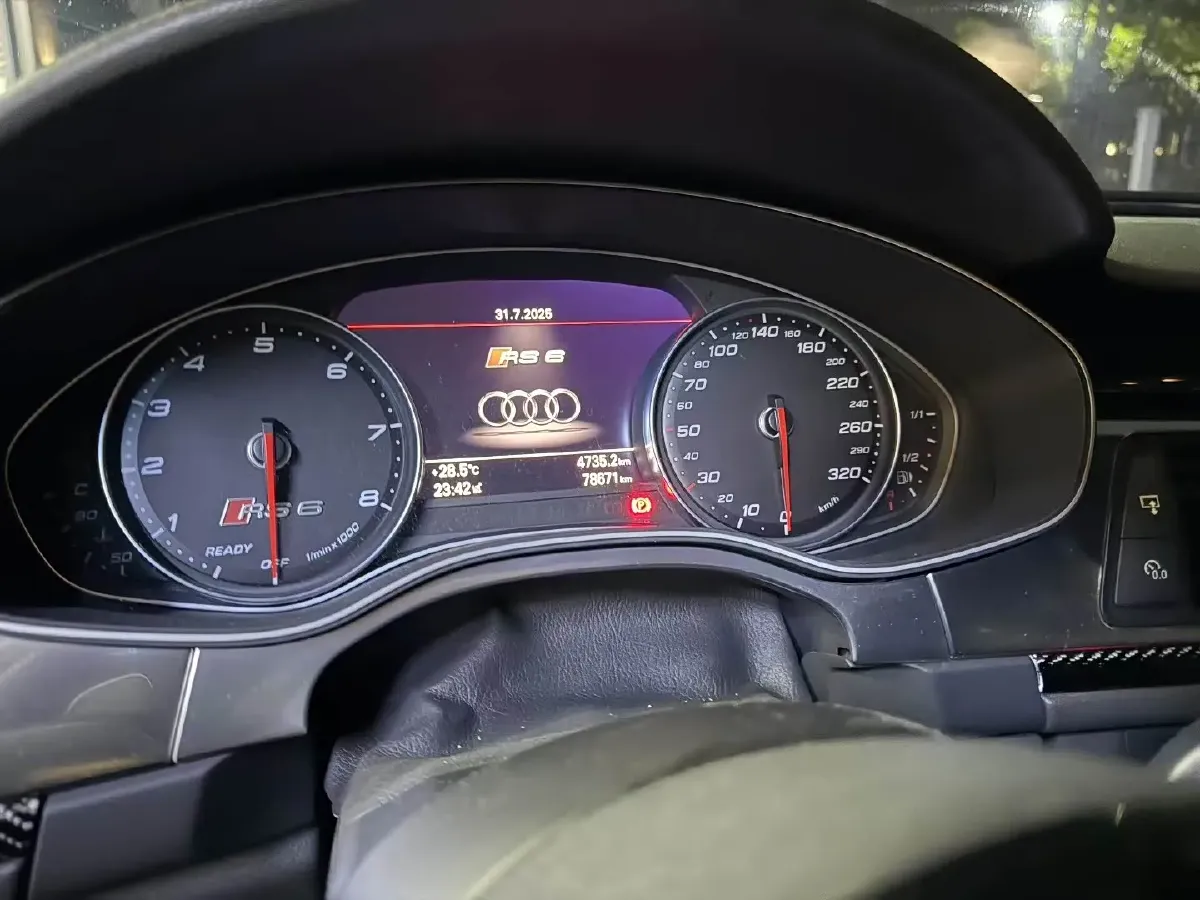 2016 Audi RS 6 4.0T 560HP V8 8AT,autocango,china used car exporter,china ev exporter,chinese used car exporter,chinese used ev exporter