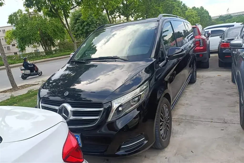 2017 Mercedes-Benz V Class 2.0T 211HP L4 7AT