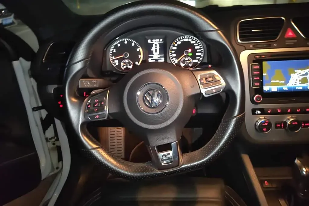 2011 Volkswagen Scirocco 2.0T 211HP L4 6DCT,autocango,china used car exporter,china ev exporter,chinese used car exporter,chinese used ev exporter