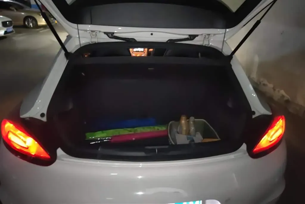 2011 Volkswagen Scirocco 2.0T 211HP L4 6DCT,autocango,china used car exporter,china ev exporter,chinese used car exporter,chinese used ev exporter