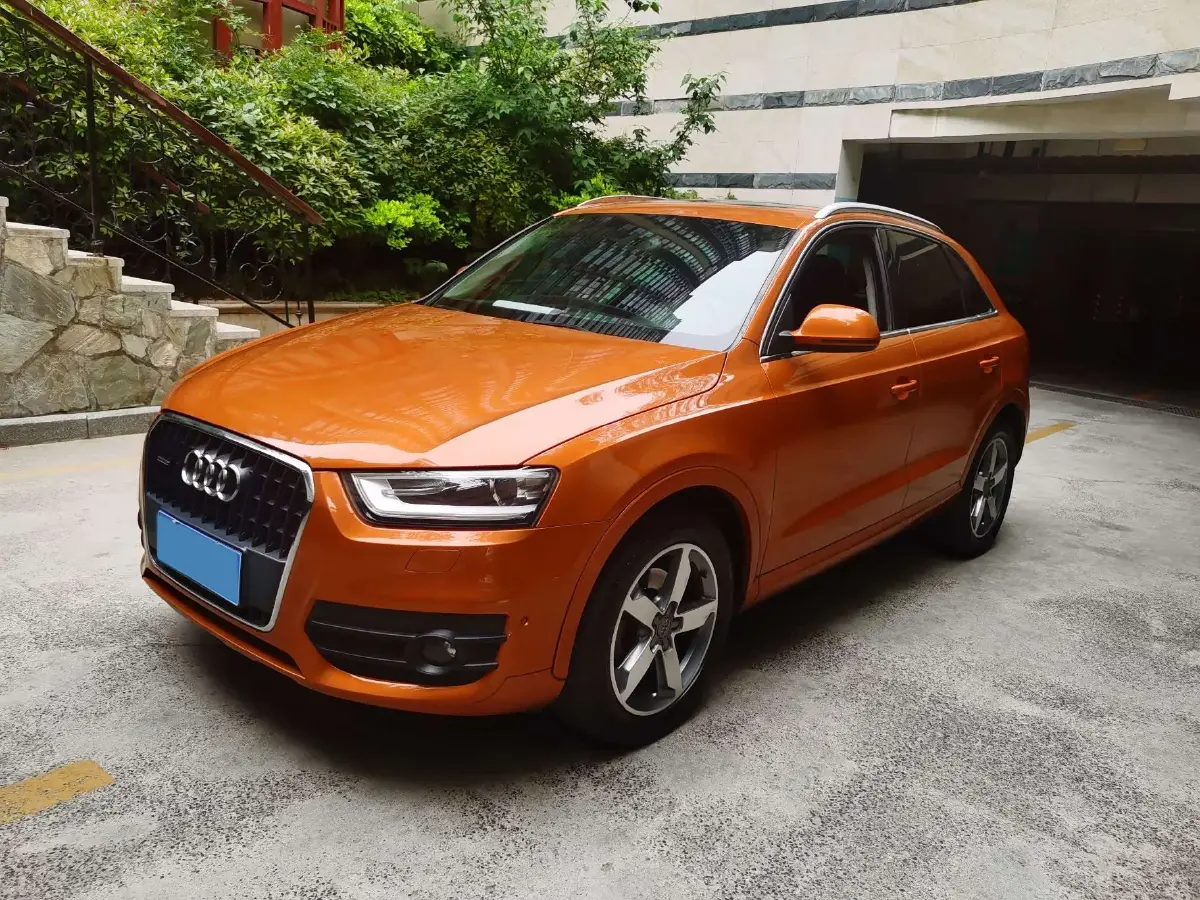 2013 Audi Q3 2.0T 200HP L4 7DCT