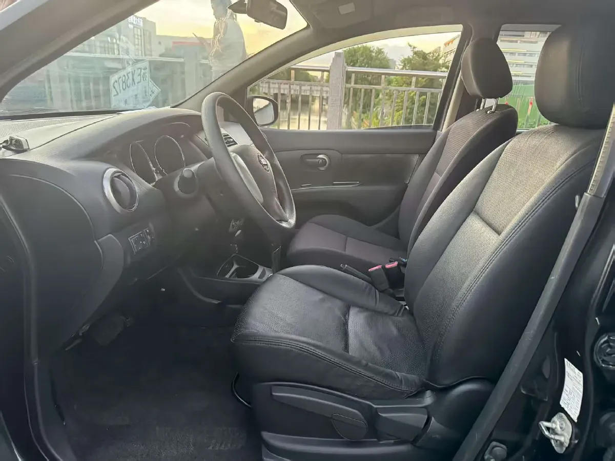 2013 Nissan Livina 1.6L 124HP L4 CVT,autocango,china used car exporter,china ev exporter,chinese used car exporter,chinese used ev exporter