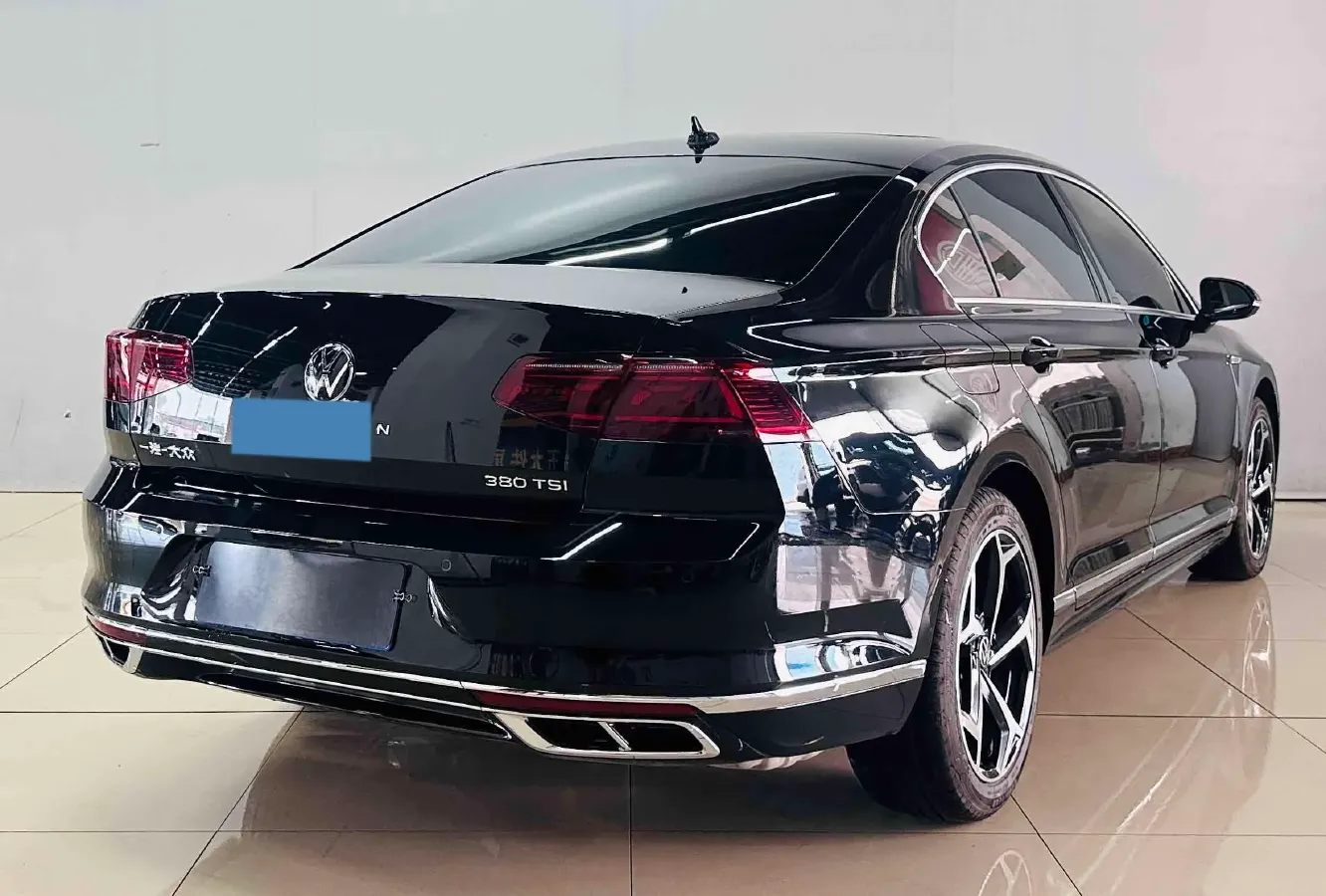 2023 Volkswagen Magotan 2.0T 220HP L4 7DCT,autocango,china used car exporter,china ev exporter,chinese used car exporter,chinese used ev exporter