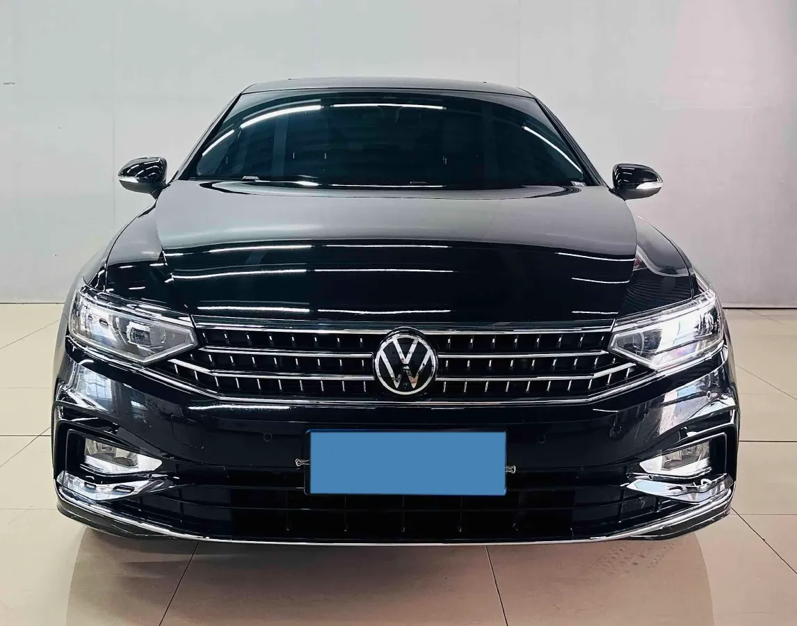 2023 Volkswagen Magotan 2.0T 220HP L4 7DCT,autocango,china used car exporter,china ev exporter,chinese used car exporter,chinese used ev exporter