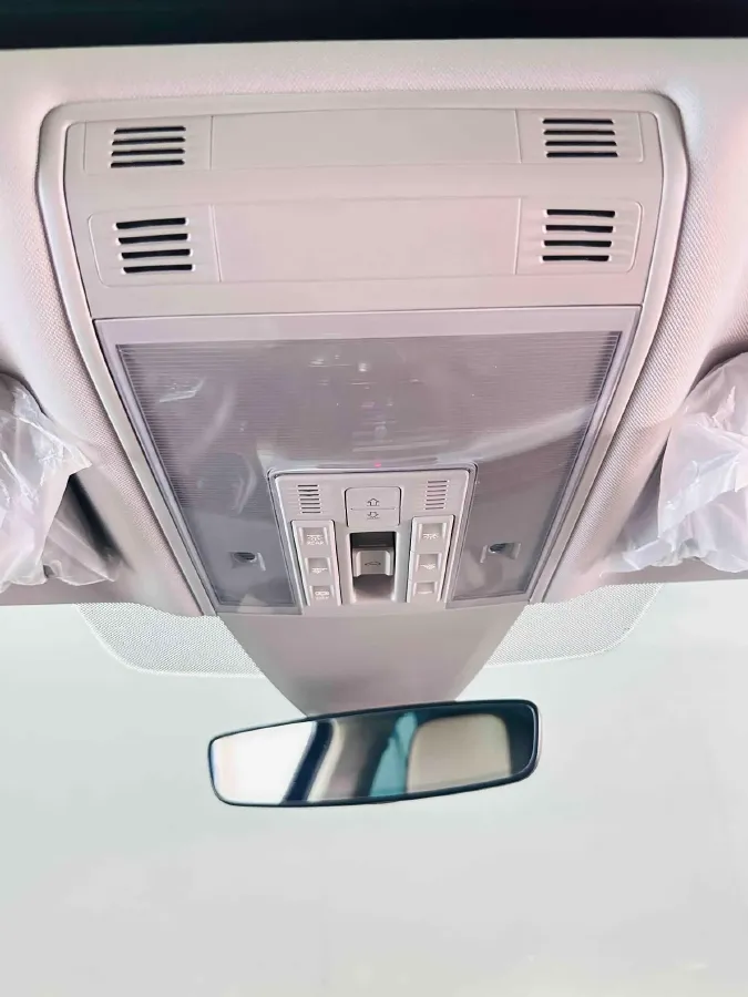 2023 Volkswagen Magotan 2.0T 220HP L4 7DCT,autocango,china used car exporter,china ev exporter,chinese used car exporter,chinese used ev exporter