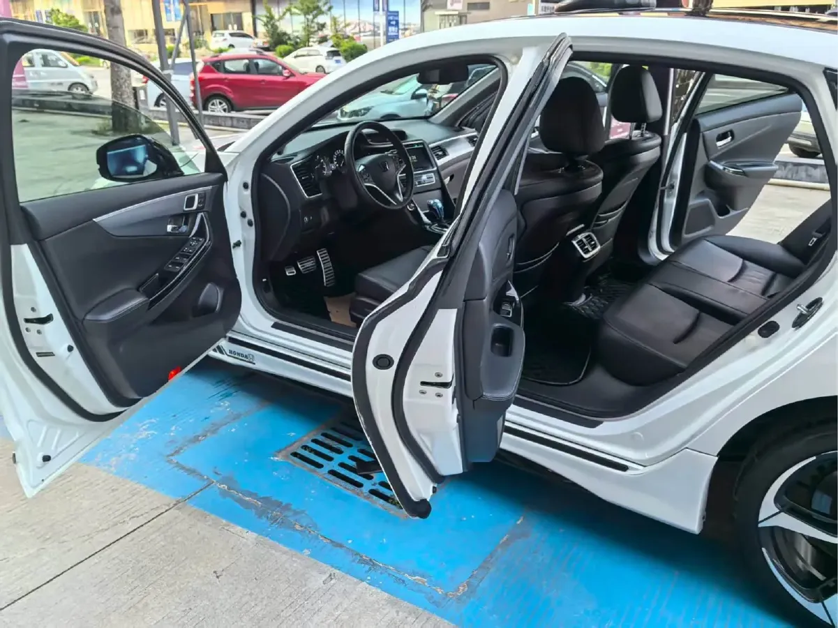 2017 Honda Spirior 2.0L 155HP L4 CVT,autocango,china used car exporter,china ev exporter,chinese used car exporter,chinese used ev exporter