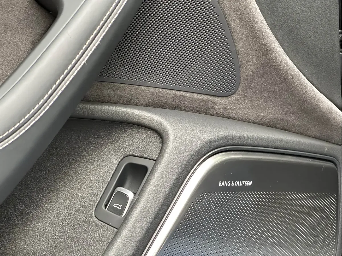 2018 Audi RS 6 4.0T 560HP V8 8AT,autocango,china used car exporter,china ev exporter,chinese used car exporter,chinese used ev exporter