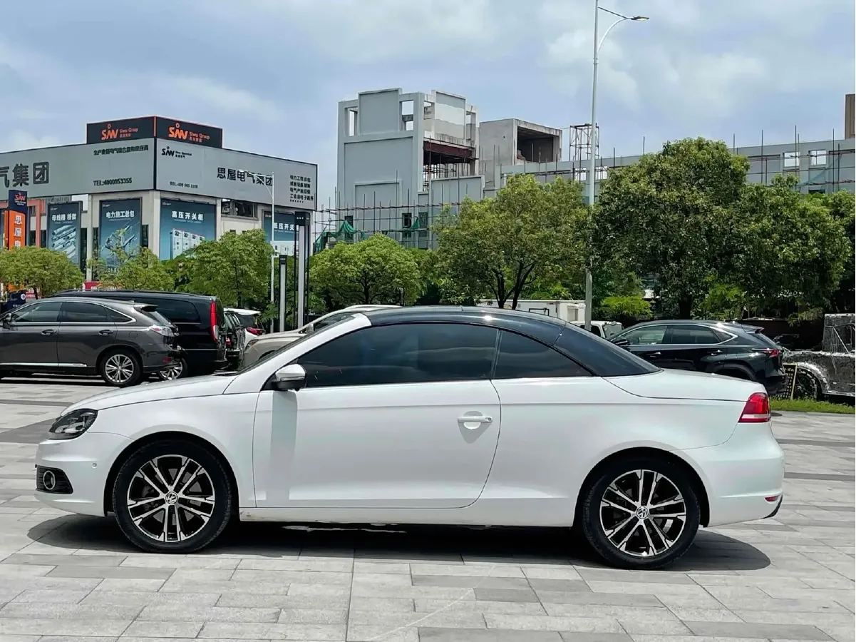 2011 Volkswagen Eos 2.0T 211HP L4 6DCT,autocango,china used car exporter,china ev exporter,chinese used car exporter,chinese used ev exporter