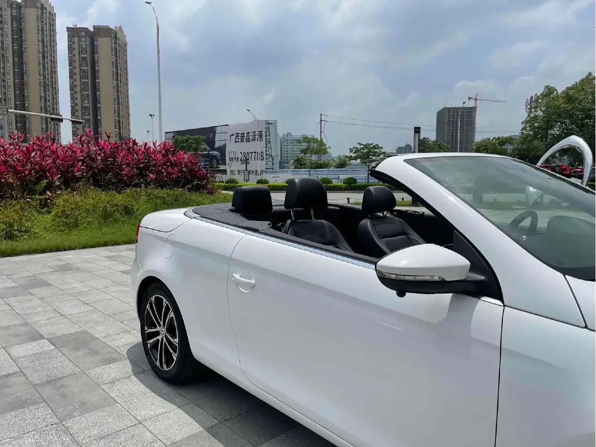 2011 Volkswagen Eos 2.0T 211HP L4 6DCT,autocango,china used car exporter,china ev exporter,chinese used car exporter,chinese used ev exporter
