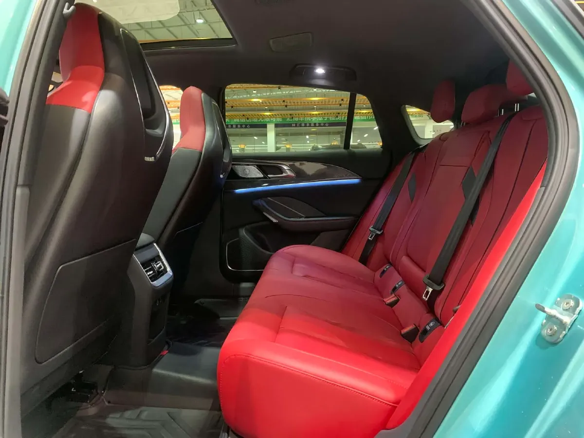 2024 HongQi H6 2.0T 252HP L4 8AT,autocango,china used car exporter,china ev exporter,chinese used car exporter,chinese used ev exporter