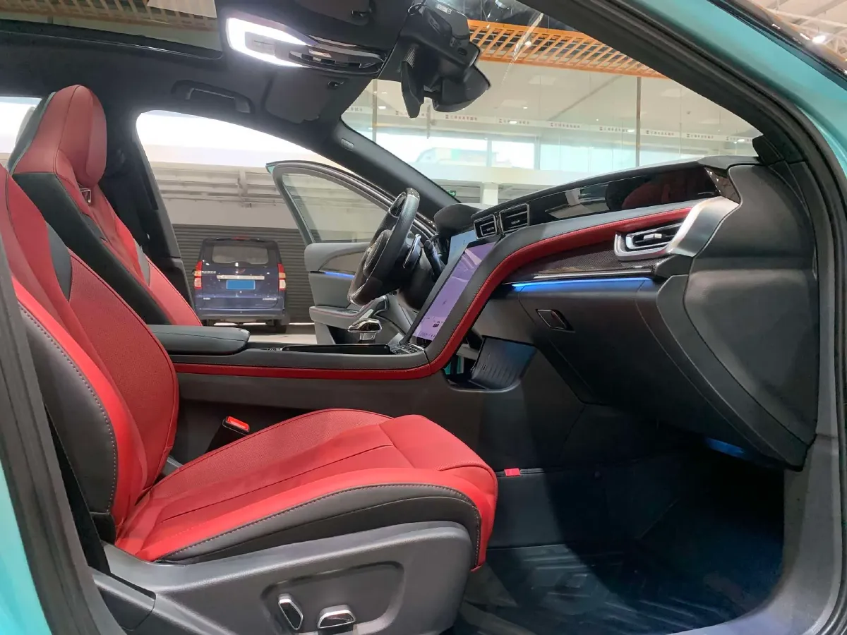 2024 HongQi H6 2.0T 252HP L4 8AT,autocango,china used car exporter,china ev exporter,chinese used car exporter,chinese used ev exporter