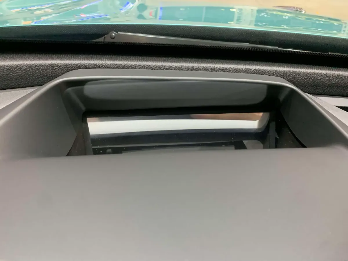 2024 HongQi H6 2.0T 252HP L4 8AT,autocango,china used car exporter,china ev exporter,chinese used car exporter,chinese used ev exporter