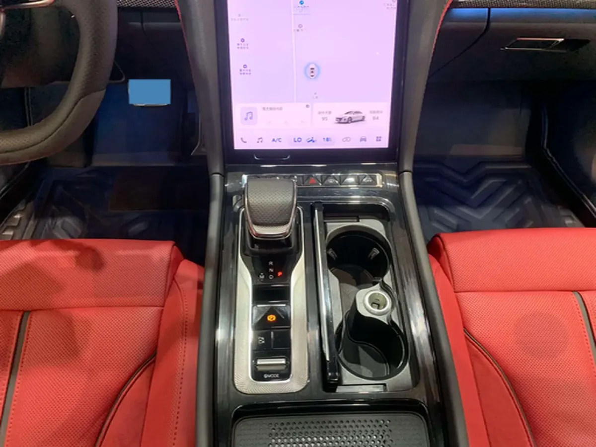 2024 HongQi H6 2.0T 252HP L4 8AT,autocango,china used car exporter,china ev exporter,chinese used car exporter,chinese used ev exporter