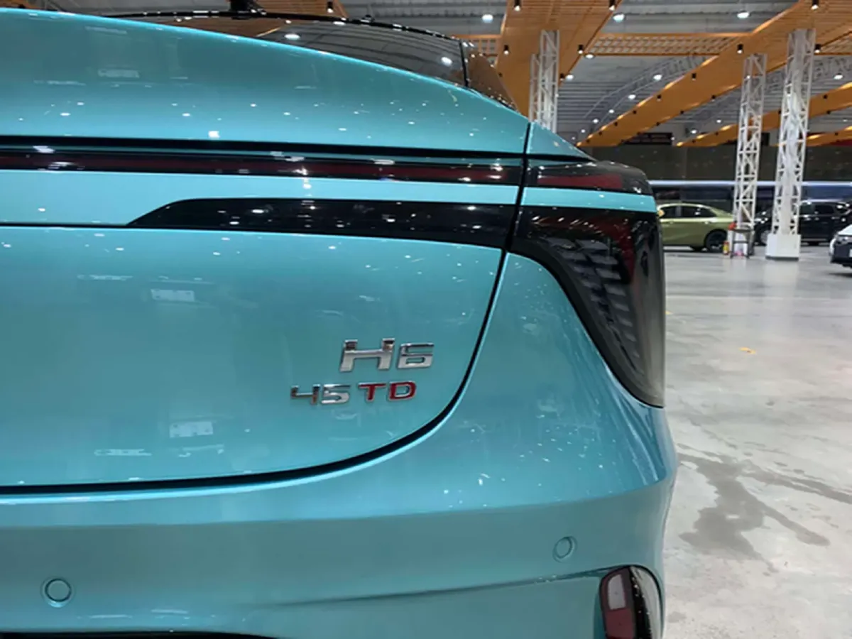 2024 HongQi H6 2.0T 252HP L4 8AT,autocango,china used car exporter,china ev exporter,chinese used car exporter,chinese used ev exporter