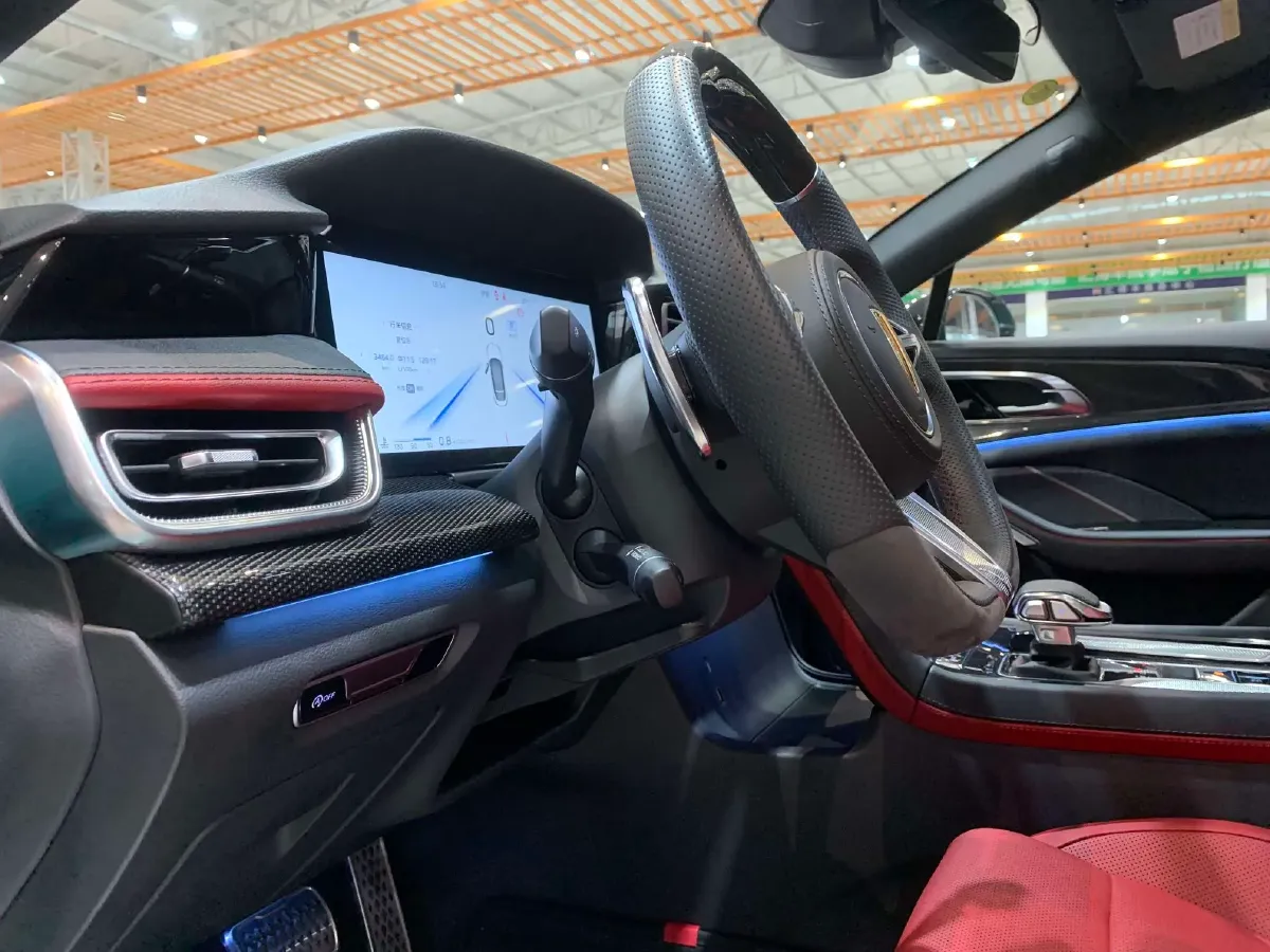 2024 HongQi H6 2.0T 252HP L4 8AT,autocango,china used car exporter,china ev exporter,chinese used car exporter,chinese used ev exporter