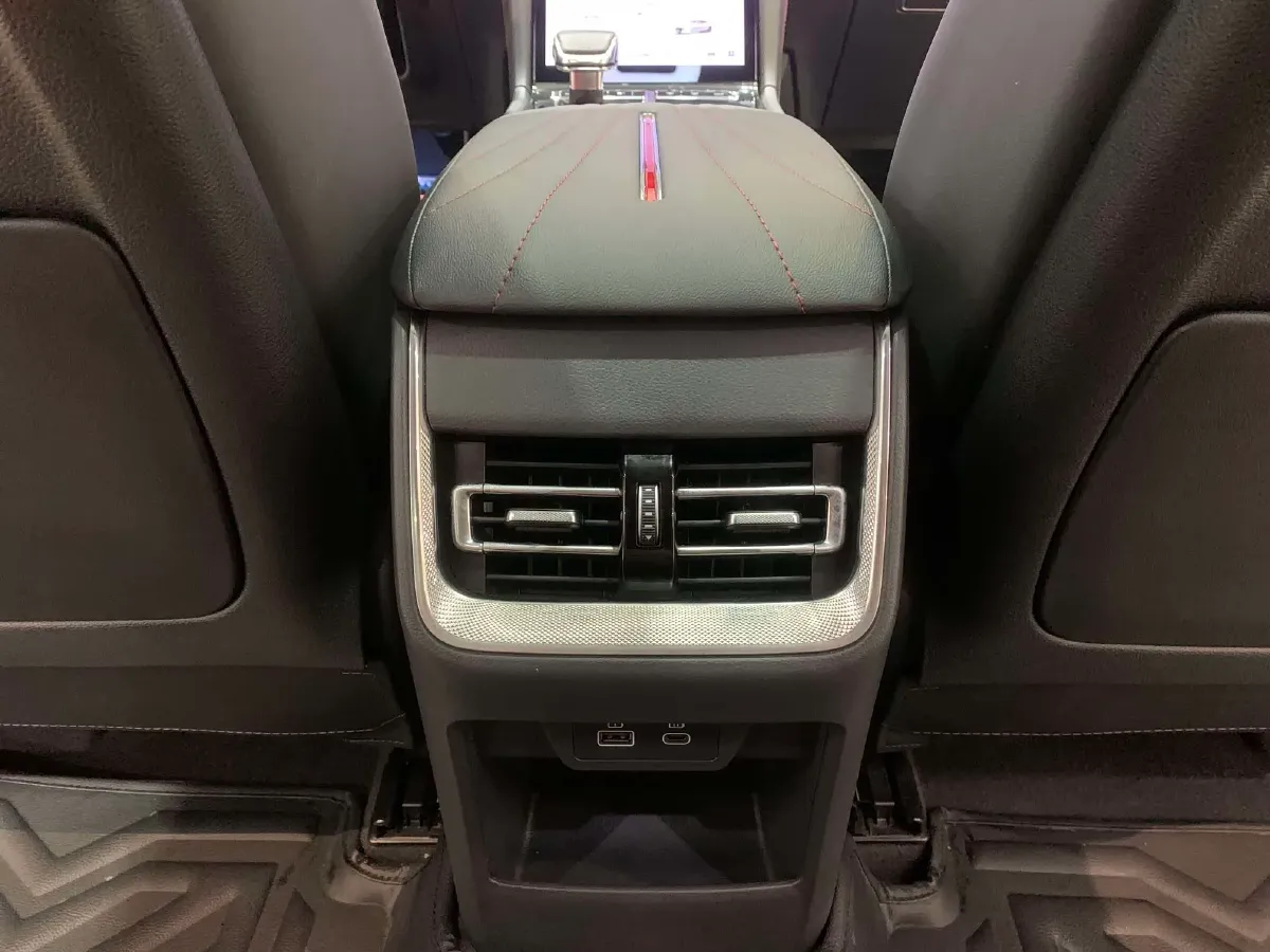 2024 HongQi H6 2.0T 252HP L4 8AT,autocango,china used car exporter,china ev exporter,chinese used car exporter,chinese used ev exporter