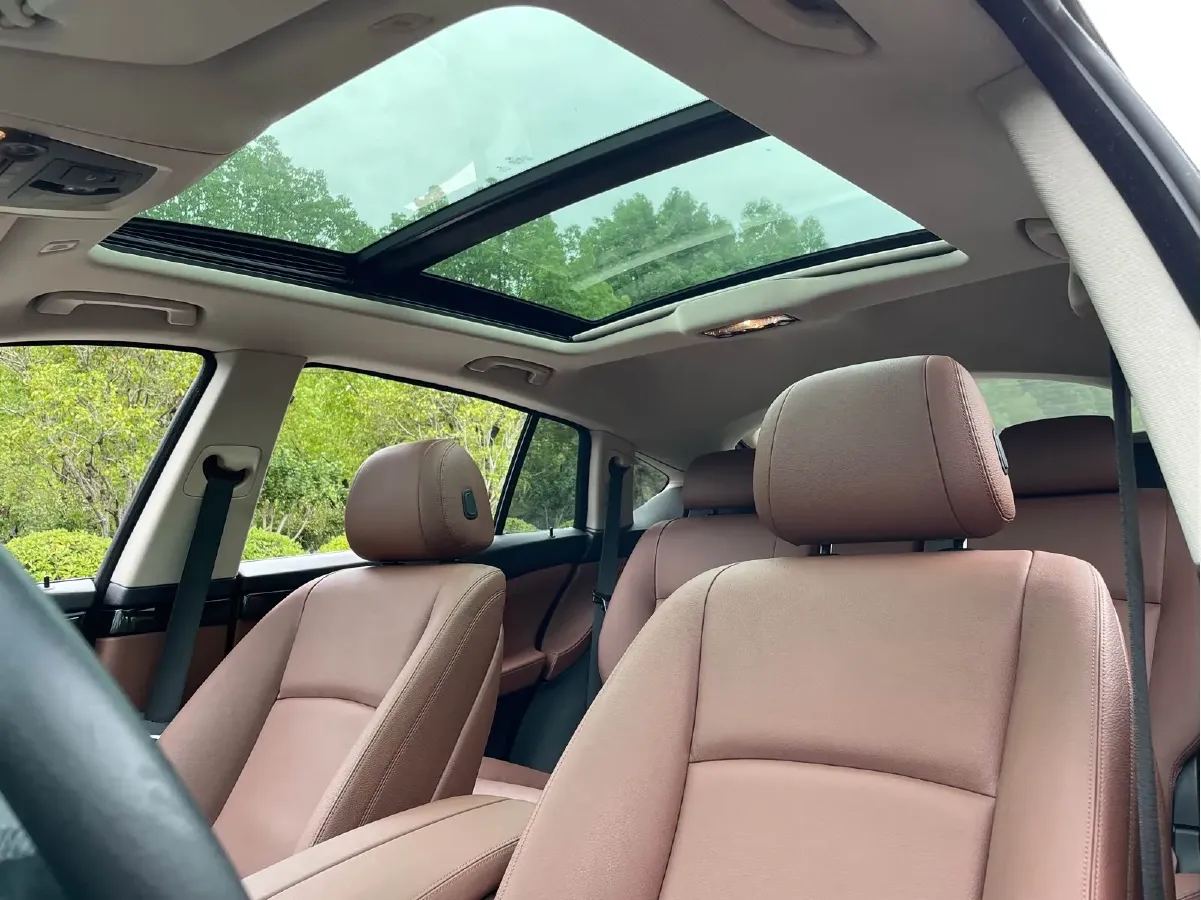 2015 BMW 5 Series GT 2.0T 245HP L4 8AT,autocango,china used car exporter,china ev exporter,chinese used car exporter,chinese used ev exporter