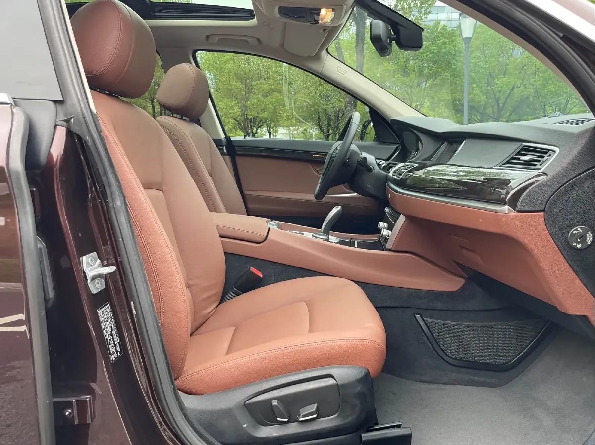 2015 BMW 5 Series GT 2.0T 245HP L4 8AT,autocango,china used car exporter,china ev exporter,chinese used car exporter,chinese used ev exporter