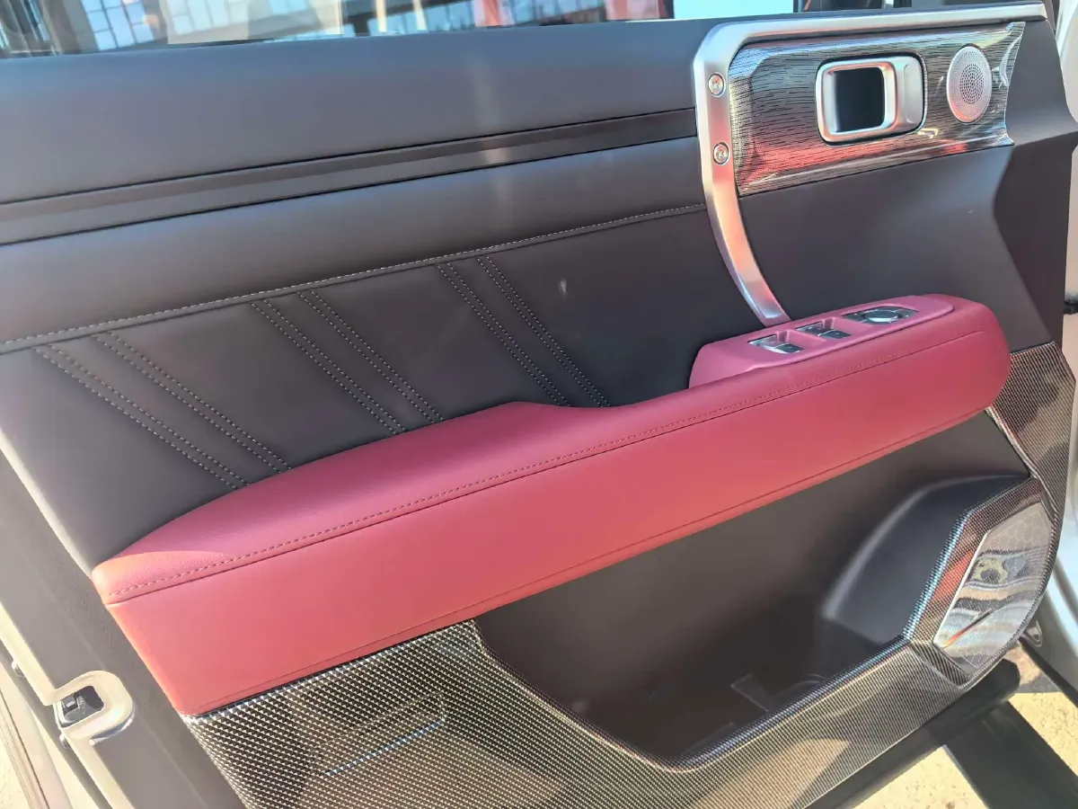 2024 Tank 400 2.0T 252HP L4 9AT PHEV 36.7/37.1KWH,autocango,china used car exporter,china ev exporter,chinese used car exporter,chinese used ev exporter