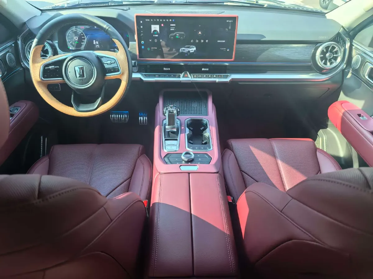 2024 Tank 400 2.0T 252HP L4 9AT PHEV 36.7/37.1KWH,autocango,china used car exporter,china ev exporter,chinese used car exporter,chinese used ev exporter