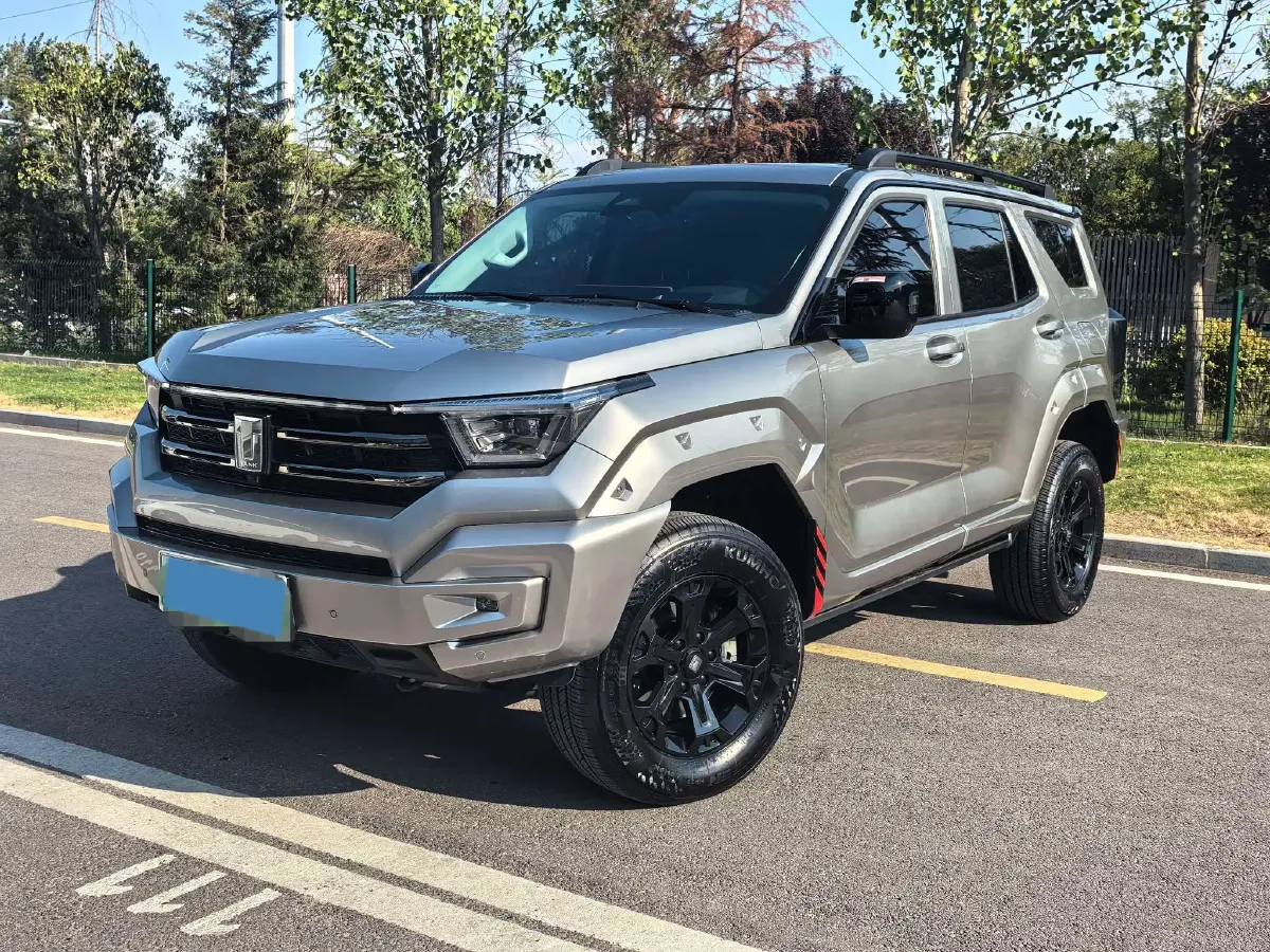 2024 Tank 400 2.0T 252HP L4 9AT PHEV 36.7/37.1KWH,autocango,china used car exporter,china ev exporter,chinese used car exporter,chinese used ev exporter