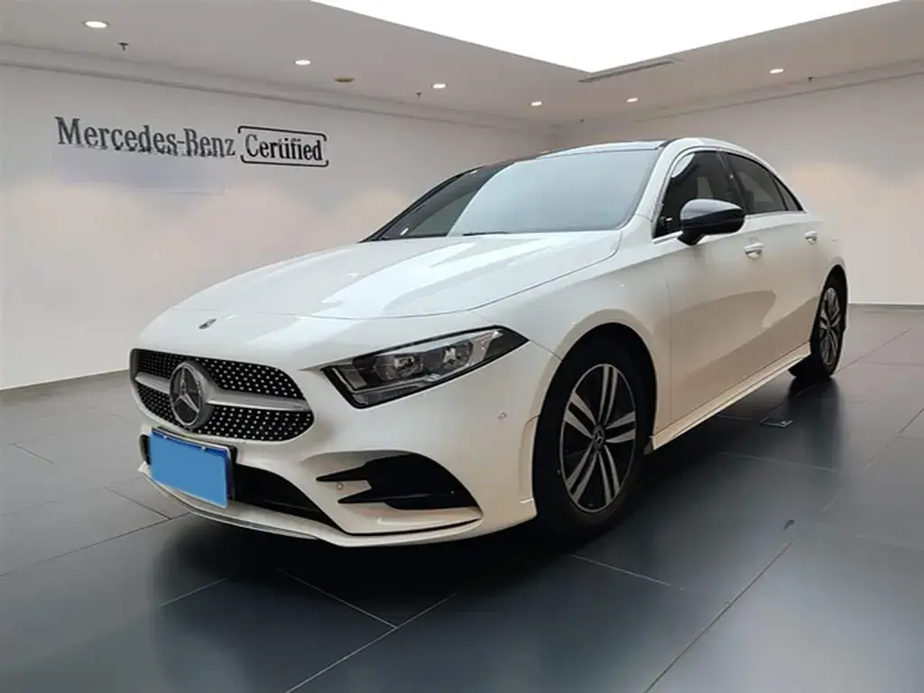 2019 Mercedes-Benz A Class 1.3T 136HP L4 7DCT