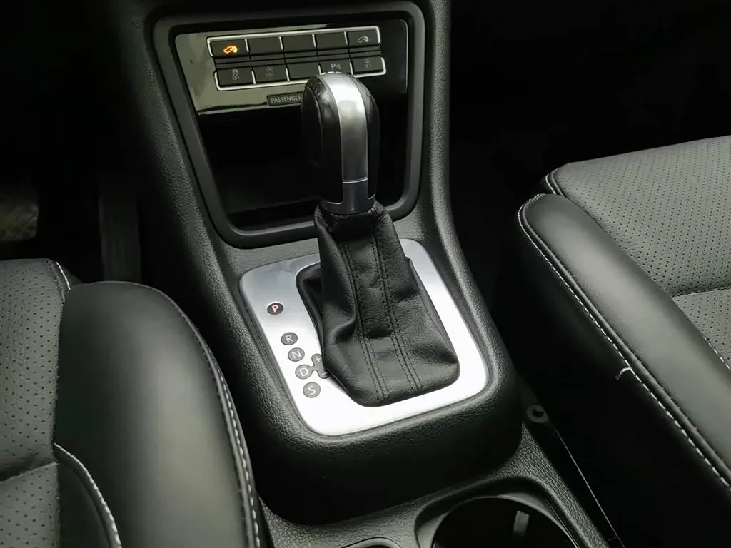 2018 Volkswagen Sharan 2.0T 220HP L4 6DCT,autocango,china used car exporter,china ev exporter,chinese used car exporter,chinese used ev exporter