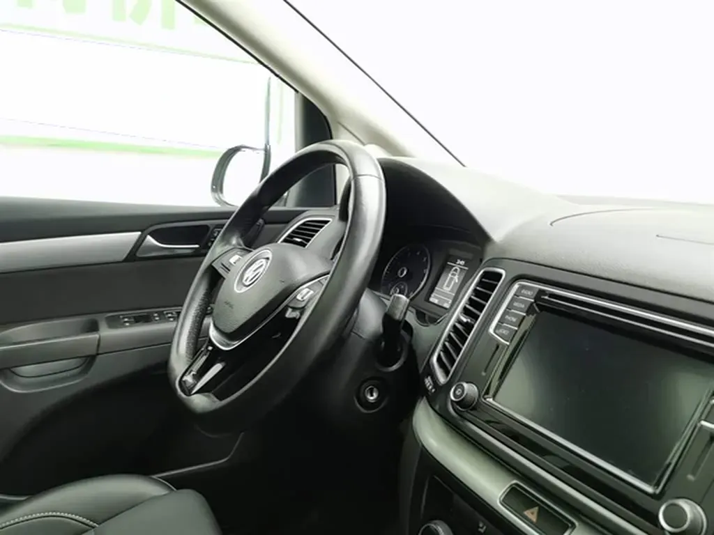 2018 Volkswagen Sharan 2.0T 220HP L4 6DCT,autocango,china used car exporter,china ev exporter,chinese used car exporter,chinese used ev exporter