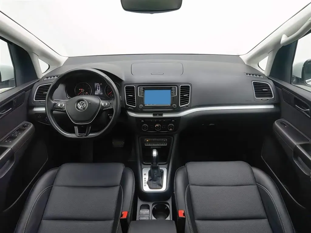 2018 Volkswagen Sharan 2.0T 220HP L4 6DCT,autocango,china used car exporter,china ev exporter,chinese used car exporter,chinese used ev exporter