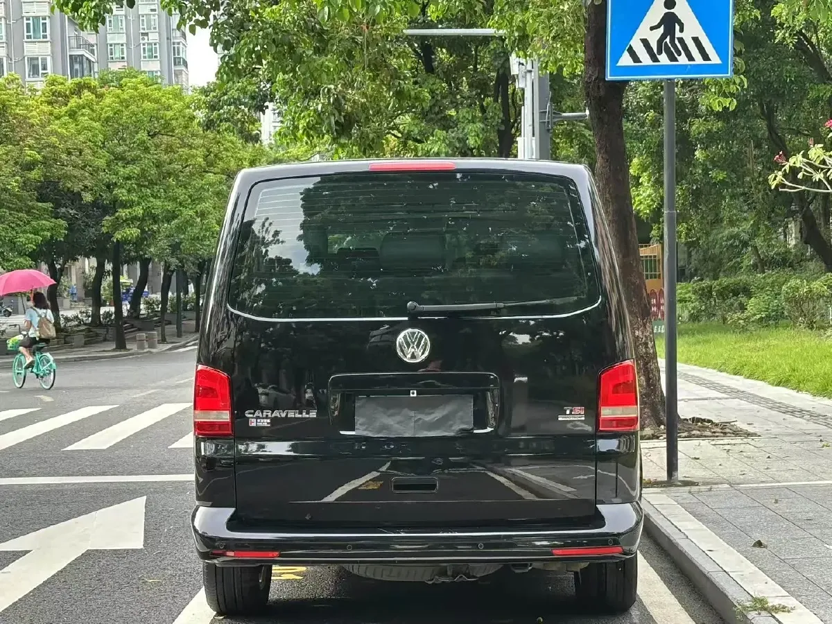 2014 Volkswagen Caravelle 2.0T 204HP L4 7DCT,autocango,china used car exporter,china ev exporter,chinese used car exporter,chinese used ev exporter