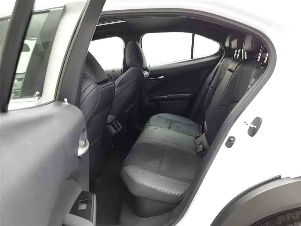 2020 Lexus UX 2.0L 146HP L4 E-CVT Hybrid,autocango,china used car exporter,china ev exporter,chinese used car exporter,chinese used ev exporter