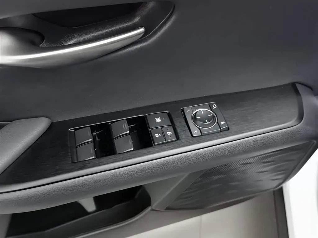 2020 Lexus UX 2.0L 146HP L4 E-CVT Hybrid,autocango,china used car exporter,china ev exporter,chinese used car exporter,chinese used ev exporter