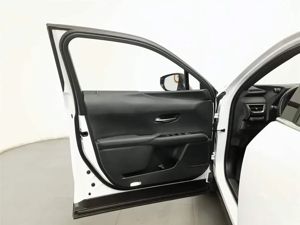 2020 Lexus UX 2.0L 146HP L4 E-CVT Hybrid,autocango,china used car exporter,china ev exporter,chinese used car exporter,chinese used ev exporter