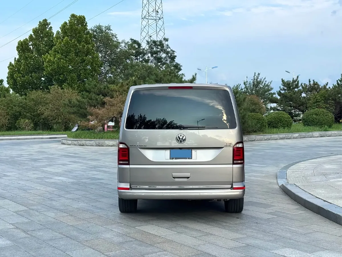 2018 Volkswagen Multivan 2.0T 204HP L4 7DCT,autocango,china used car exporter,china ev exporter,chinese used car exporter,chinese used ev exporter