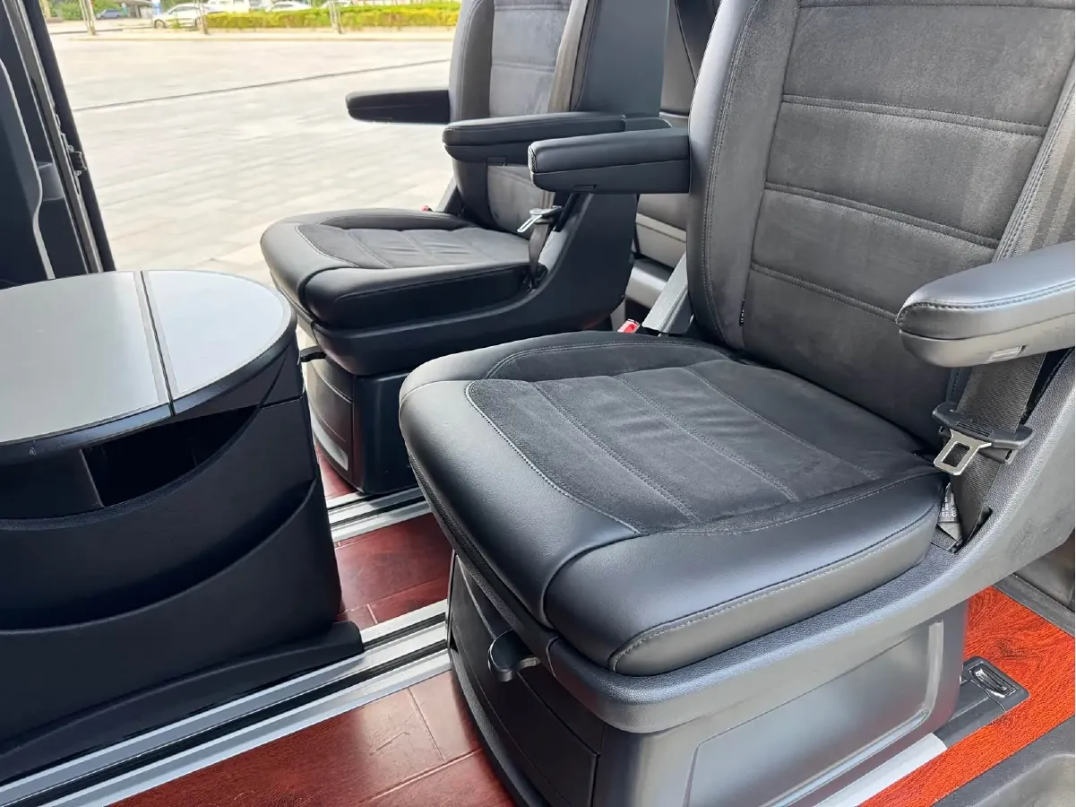 2018 Volkswagen Multivan 2.0T 204HP L4 7DCT,autocango,china used car exporter,china ev exporter,chinese used car exporter,chinese used ev exporter