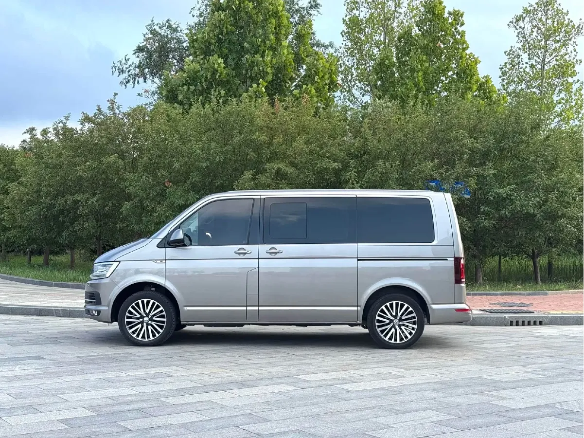 2018 Volkswagen Multivan 2.0T 204HP L4 7DCT,autocango,china used car exporter,china ev exporter,chinese used car exporter,chinese used ev exporter
