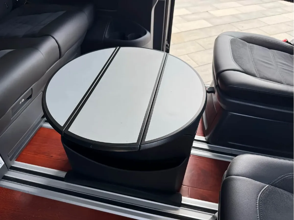 2018 Volkswagen Multivan 2.0T 204HP L4 7DCT,autocango,china used car exporter,china ev exporter,chinese used car exporter,chinese used ev exporter