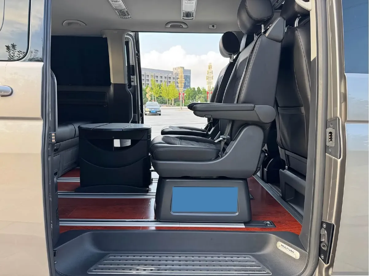 2018 Volkswagen Multivan 2.0T 204HP L4 7DCT,autocango,china used car exporter,china ev exporter,chinese used car exporter,chinese used ev exporter