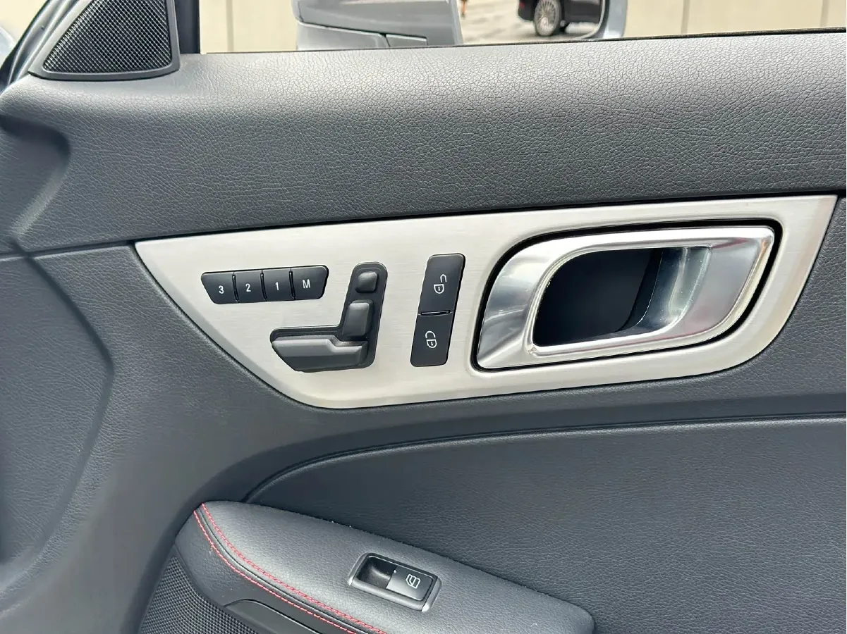 2011 Mercedes-Benz SLK Class 1.8T 184HP L4 7AT,autocango,china used car exporter,china ev exporter,chinese used car exporter,chinese used ev exporter