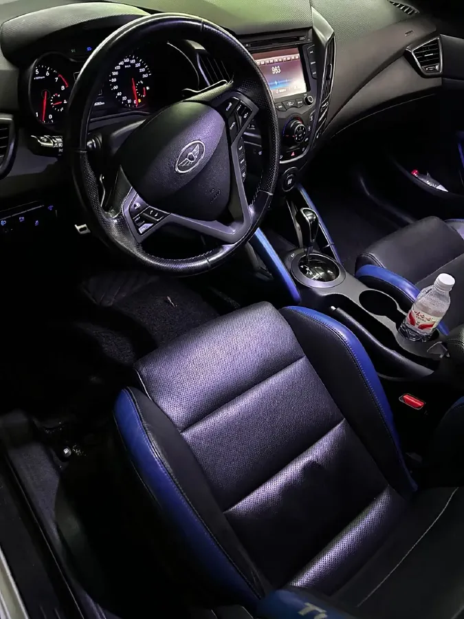 2015 Hyundai Veloster 1.6T 204HP L4 7DCT,autocango,china used car exporter,china ev exporter,chinese used car exporter,chinese used ev exporter