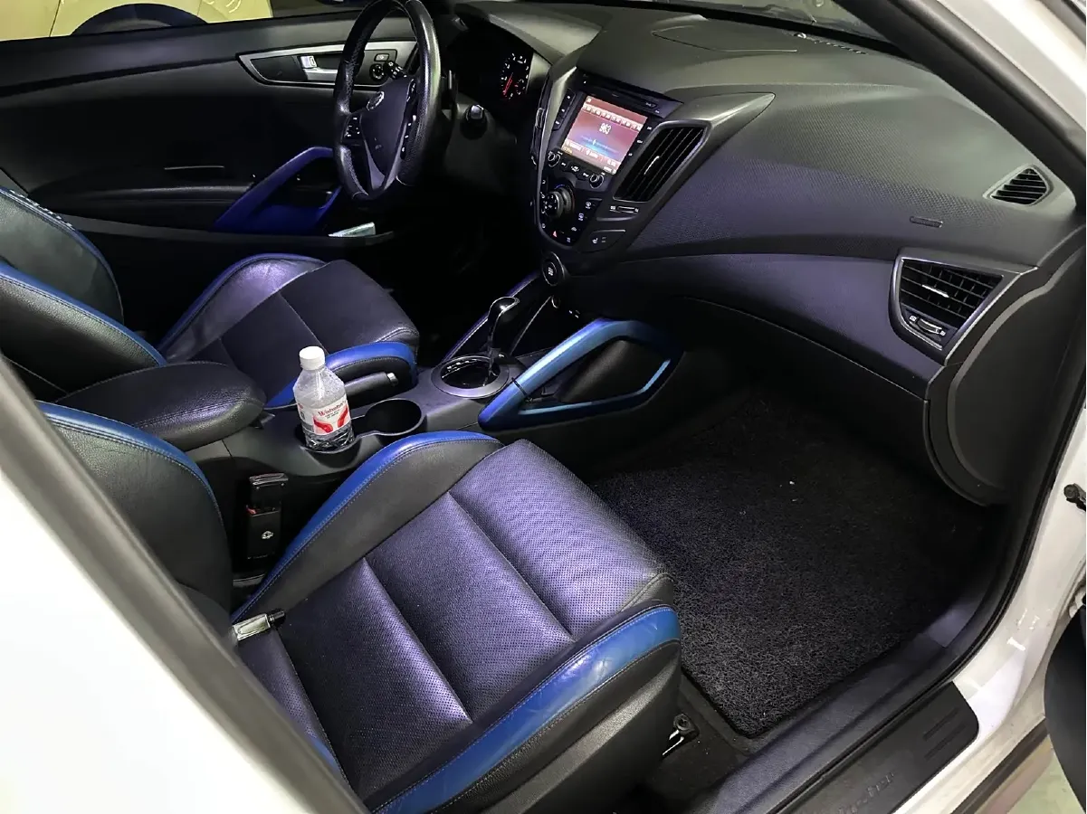 2015 Hyundai Veloster 1.6T 204HP L4 7DCT,autocango,china used car exporter,china ev exporter,chinese used car exporter,chinese used ev exporter