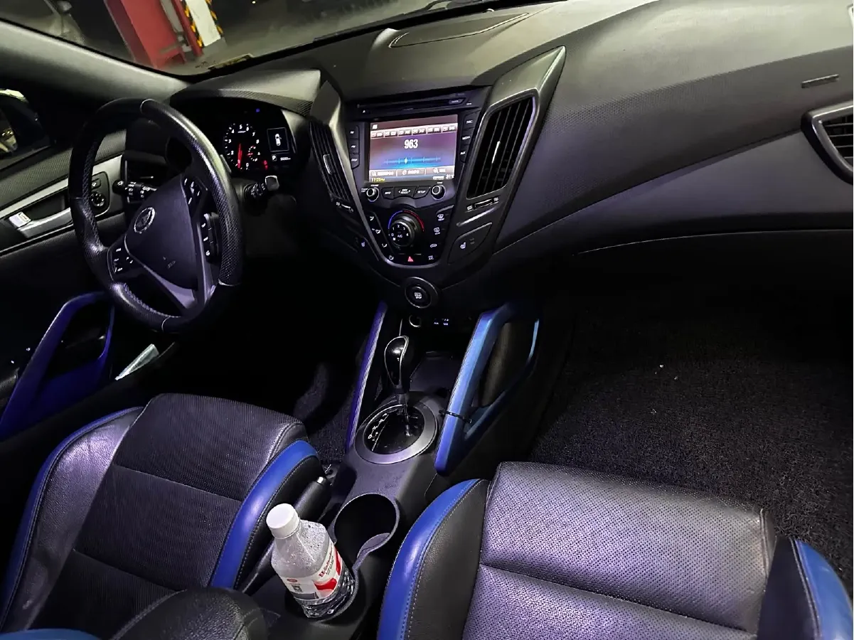 2015 Hyundai Veloster 1.6T 204HP L4 7DCT,autocango,china used car exporter,china ev exporter,chinese used car exporter,chinese used ev exporter