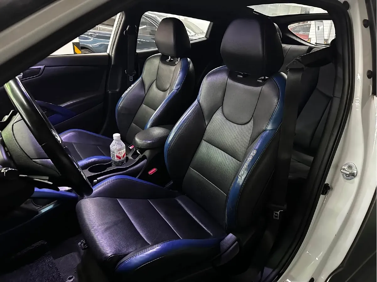 2015 Hyundai Veloster 1.6T 204HP L4 7DCT,autocango,china used car exporter,china ev exporter,chinese used car exporter,chinese used ev exporter