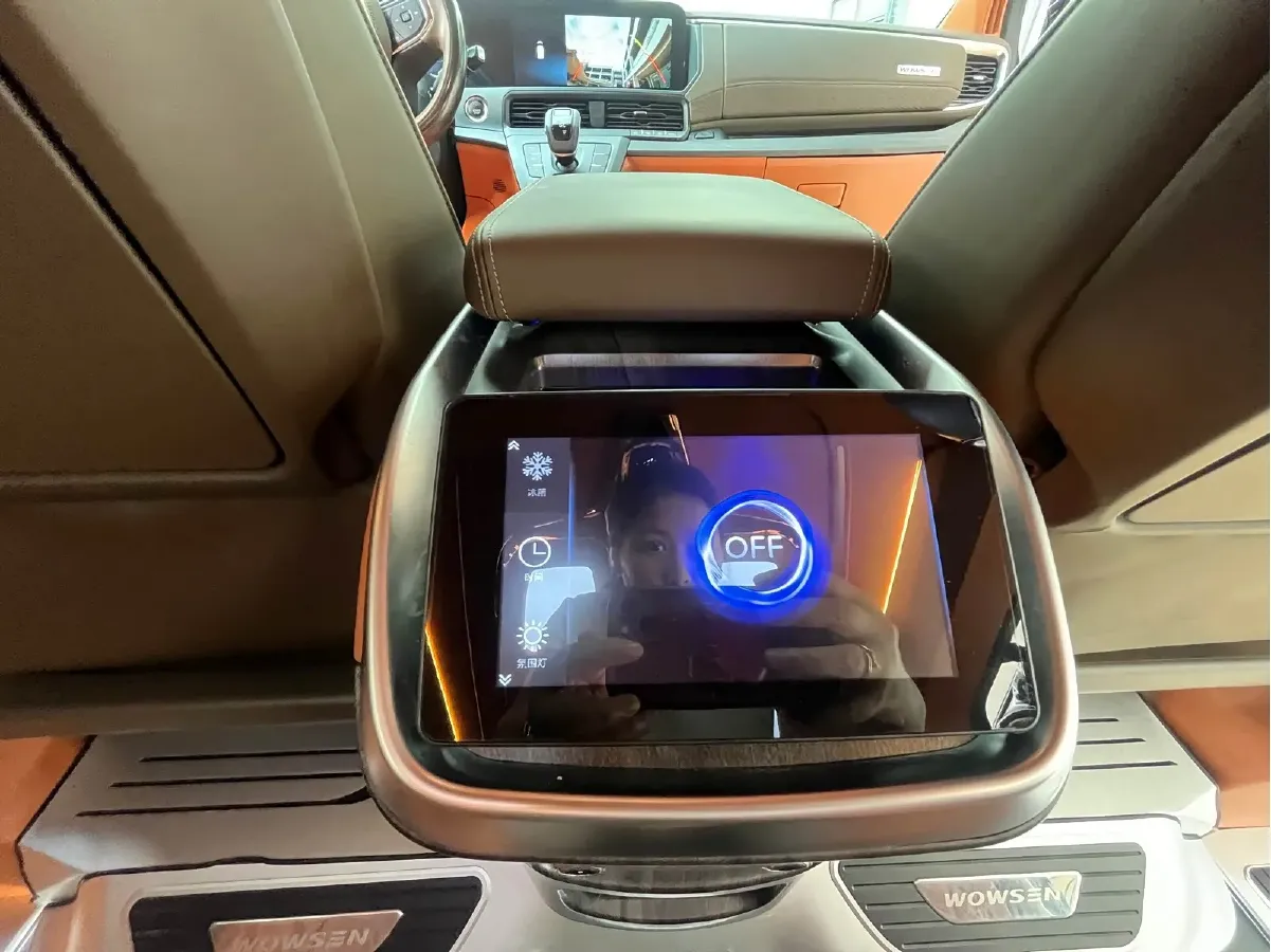 2024 Ford Tourneo 2.0T 220HP L4 9AT,autocango,china used car exporter,china ev exporter,chinese used car exporter,chinese used ev exporter