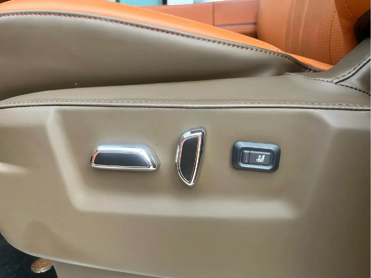 2024 Ford Tourneo 2.0T 220HP L4 9AT,autocango,china used car exporter,china ev exporter,chinese used car exporter,chinese used ev exporter