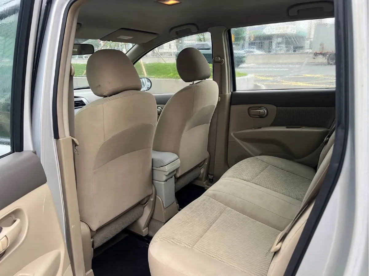 2010 Nissan Livina 1.6L 105HP L4 5MT,autocango,china used car exporter,china ev exporter,chinese used car exporter,chinese used ev exporter